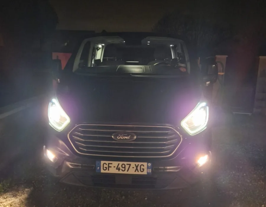 Van VTC Ford Tourneo Custom noir Prestige Autoloc 72 Le Mans